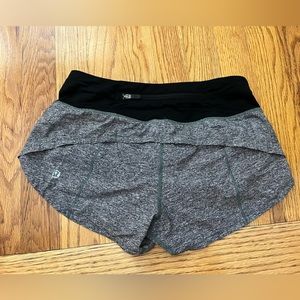 Speed Up Low-Rise Lined Short 2.5". ColourHeather Lux Multi Black/Black